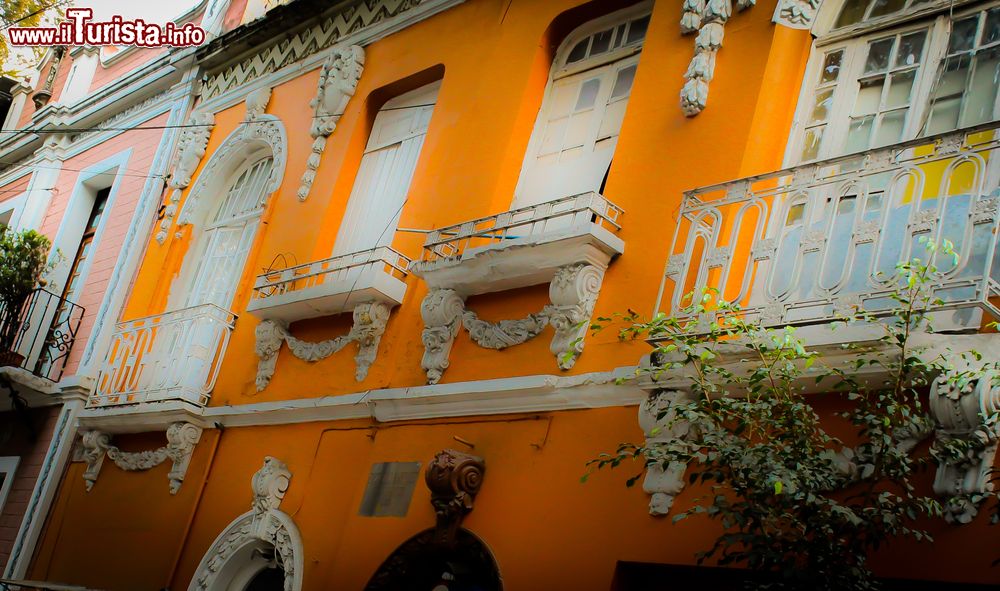 Immagine Dettaglio di una casa nella Colonia Roma, quartiere bohémien di Città del Messico.