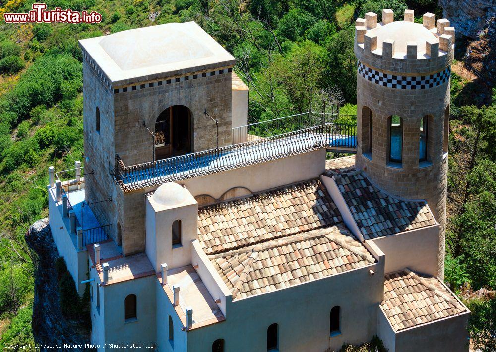 Immagine Dettagli architettonici di Torretta Pepoli a Erice, provincia di Trapani, Sicilia - © Landscape Nature Photo / Shutterstock.com