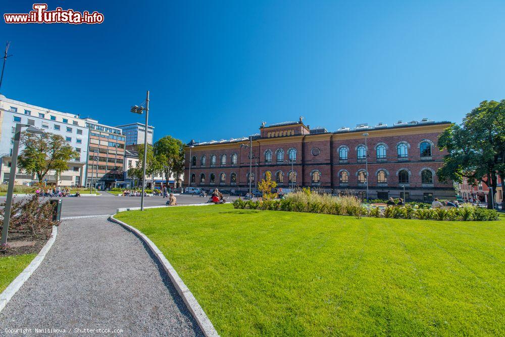 Immagine Veduta panoramica della National Gallery di Norvegia, Oslo. In questo museo si trovano opere di artisti norvegesi, fra cui Munch, e di pittori stranieri del calibro di Picasso, El Greco, Van Gogh e Matisse - © Nanisimova / Shutterstock.com