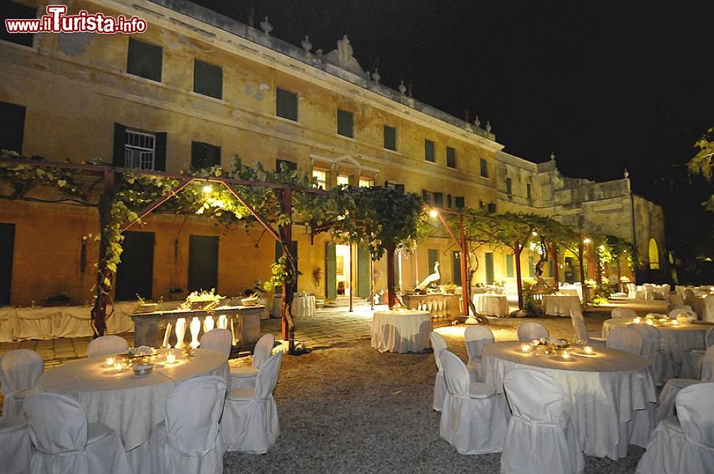 Immagine Villa Pisani è utilizzata per matrimoni ed eventi, ed ospita la manifestazione Giardinity Primavera - © www.villapisani.it