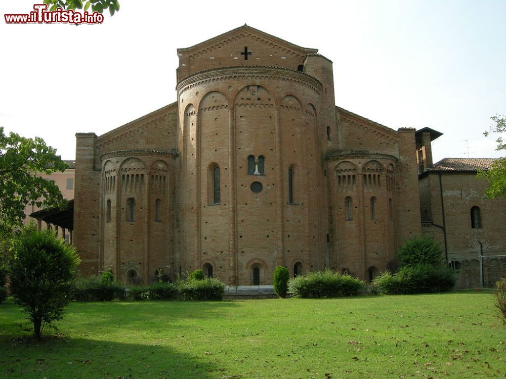 Immagine Le tre absidi dell'Abbazia di Nonantola, la storica chiesa del modenese - © Sailko, CC BY-SA 3.0, Wikipedia