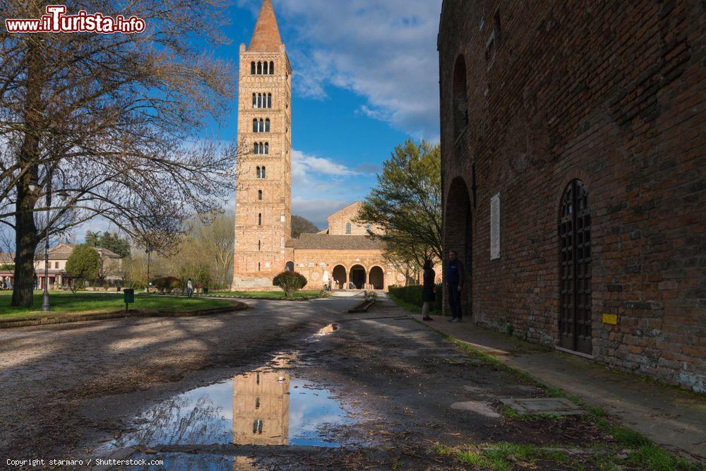 Immagine Uno scorcio della storica abbazia di Pomoposa a Codigoro, provincia di Ferrara - © starmaro / Shutterstock.com