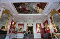 Una delle belle sale del Museo dei Gatti di Amsterdam - © Jorge Royan / www.royan.com.ar, CC BY-SA 3.0, Wikipedia