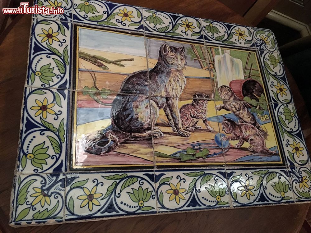 Immagine Un azulejos a tema felino al Museo dei Gatti di Amsterdam © Andrea Mazza