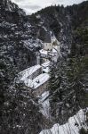Veduta del santuario di San Romedio in inverno con la neve, Trentino Alto Adige.
