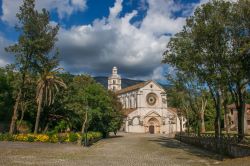 Il parco del borgo medievale che contiene l'Abbazia cirstencense di Fossanova nel Lazio