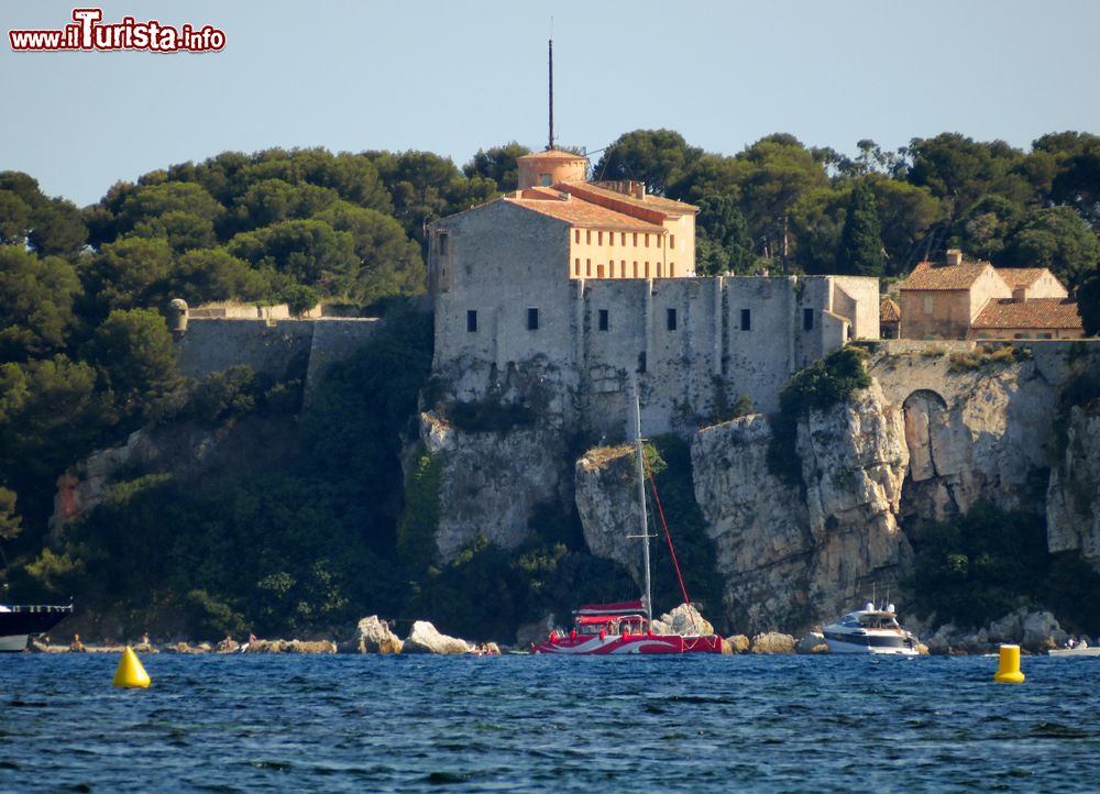 Immagine Fort Royal si trova sull'isola di Sainte-Marguerite, arcipelago delle Lerins al largo di Cannes