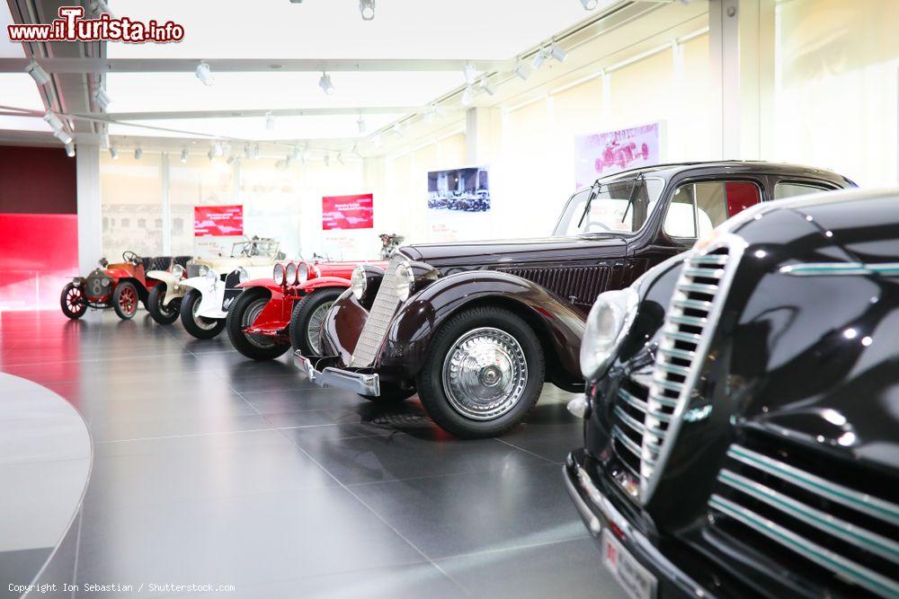 Immagine Alcune automobili vintage Alfa Romeo al museo storico di Arese - © Ion Sebastian / Shutterstock.com