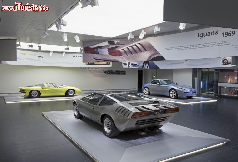 Immagine Auto sportive al Museo Storico Ala Romeo di Arese in Lombardia - © Copyright 2015 FCA