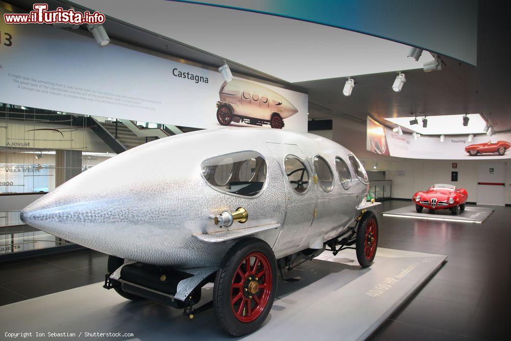 Immagine Dentro al Museo Alfa Romeo anche la spettacolare 40/60 HP Aerodinamica un pezzo di storia dell'automobile ad Arese - © Ion Sebastian / Shutterstock.com