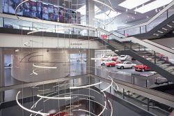 Dai sotterranei ai piani rialzati, una vista del Museo Storico Alfa Romeo di Arese - © Copyright 2015 FCA