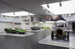 La storia dell'automobile al Museo Storico Alfa Romeo ad Arese - © Copyright 2015 FCA