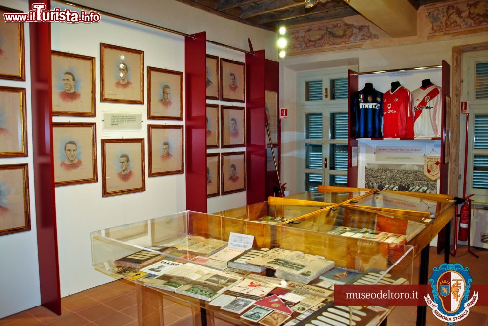 Immagine Una delle sale del Museo del Grande Torino a Grugliasco, dove viene celebrata la leggendaria squadra granata - © www.museodeltoro.it/