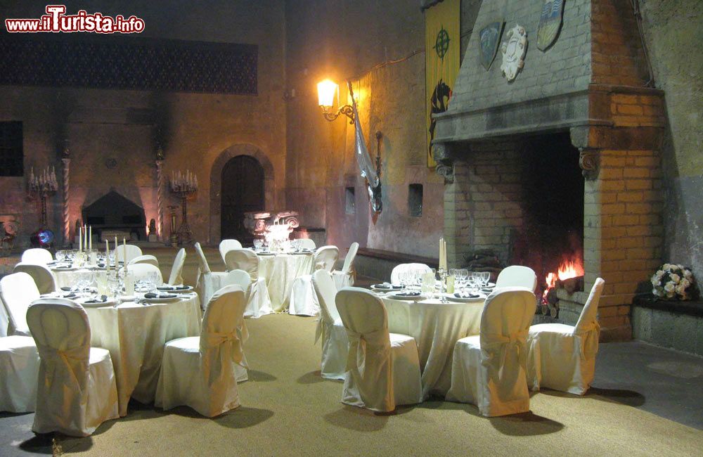 Immagine Cene raffinate si svolgono ai ricevimenti del Castello di Lunghezza a Roma - © www.castellodilunghezza.it/