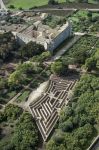Panorama dall'alto del castello di Donnafugata e del labirinto, provincia di Ragusa (Sicilia). Il labirinto venne realizzato con muri a secco, in pietra bianca ragusana e sorvegliato all'ingresso ...