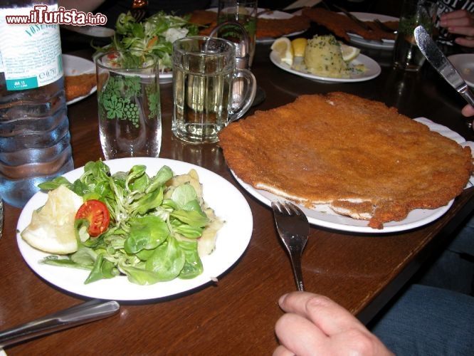 Figlmuller (Wiener Schnitzel)