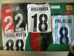 Maglie da calcio esposte al Museo del Genoa calcio