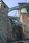 Contrafforti sui muri della Sacra di San Michele, il celebre Monastero del Piemonte