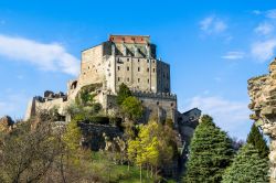 La Sacra di San Michele uno dei luoghi sacri più importanti del Piemonte, ad ovest di Torino