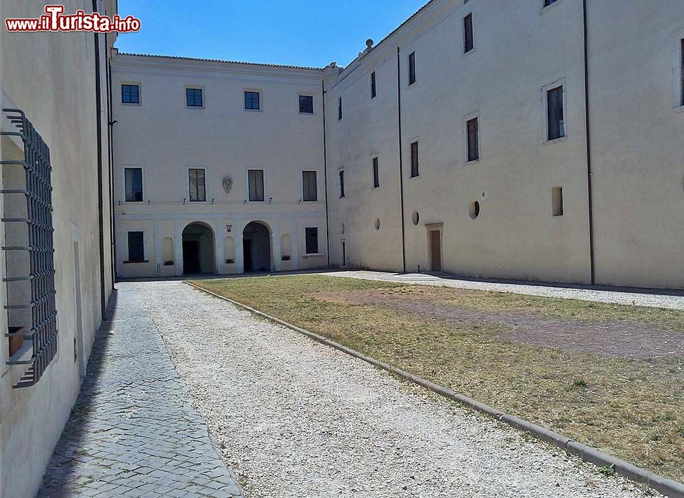 Immagine La Coorte interna di Palazzo Rospigliosi a Zagarolo nel Lazio