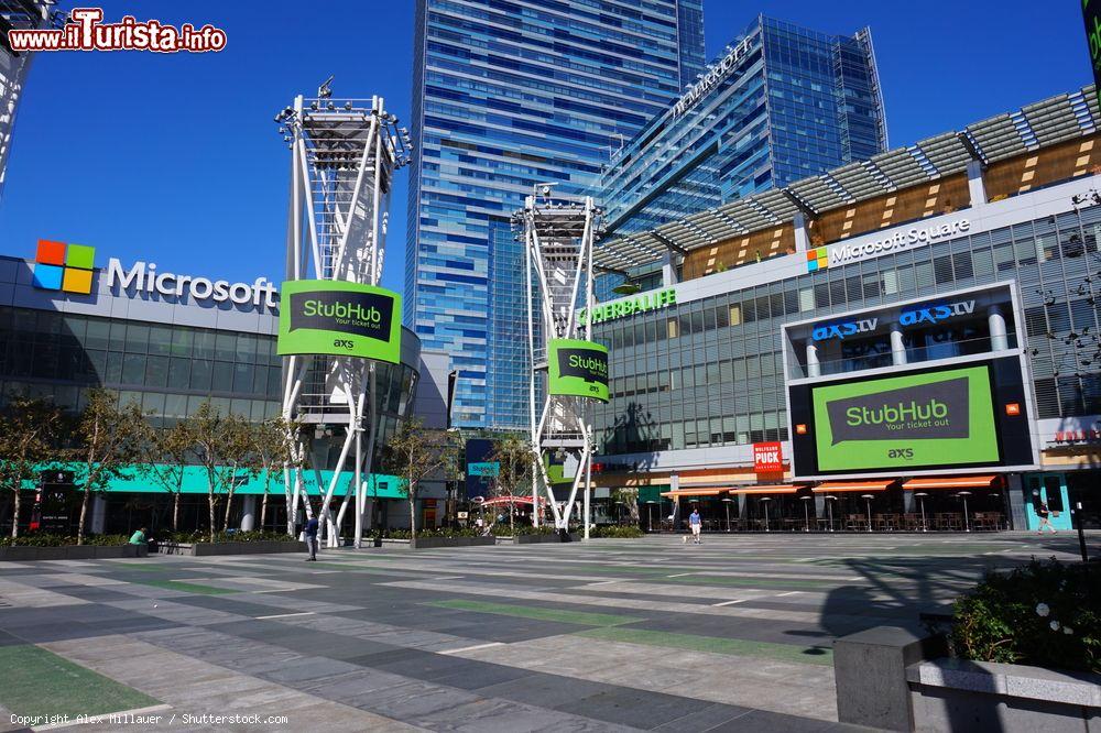 Immagine Il Microsoft Theater (lformalmente Nokia Plaza) a downtown Los Angeles, presso il Staples Center. - © Alex Millauer / Shutterstock.com