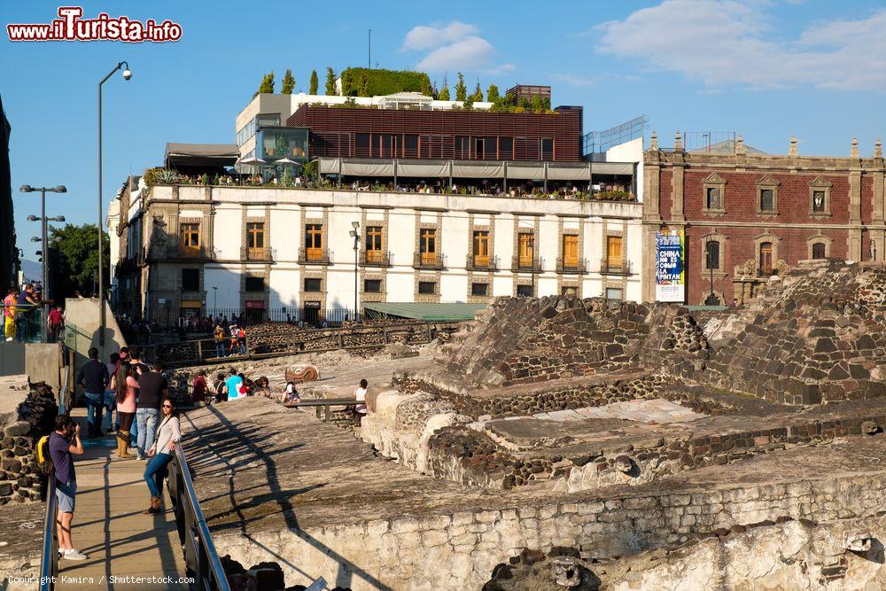 Immagine Le rovine del Templo Mayor, una rovina azteca nel centro di Città del Messico, affacciate sullo Zócalo - © Kamira / Shutterstock.com