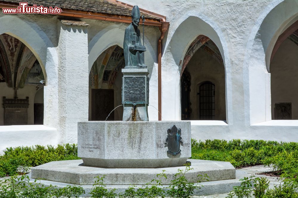 Immagine Un chiostro dentro all'Abbazia di Novacella a Varna in Alto Adige