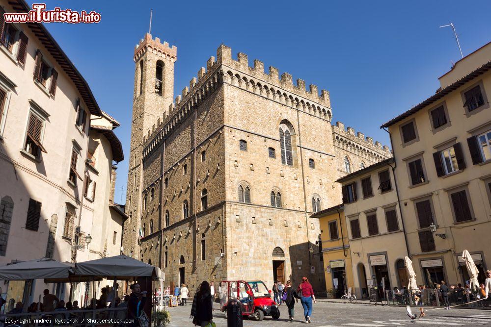 Immagine L'ex prigione del Bargello a Firenze, Toscana. I tre piani dell'edificio sono interamente dedicati all'arte del Medioevo e del Rinascimento - © Andrei Rybachuk / Shutterstock.com