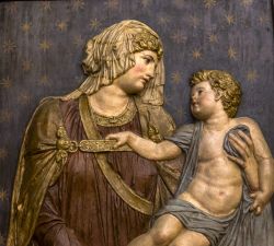 Vergine con Bambino al Museo del Bargello di Firenze, Toscana - © Isogood_patrick / Shutterstock.com