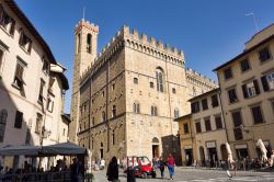 L'ex prigione del Bargello a Firenze, Toscana. I tre piani dell'edificio sono interamente dedicati all'arte del Medioevo e del Rinascimento - © Andrei Rybachuk / Shutterstock.com ...