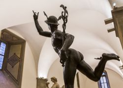 Scultura in bronzo al Museo Nazionale del Bargello, Firenze, Toscana - © Isogood_patrick / Shutterstock.com