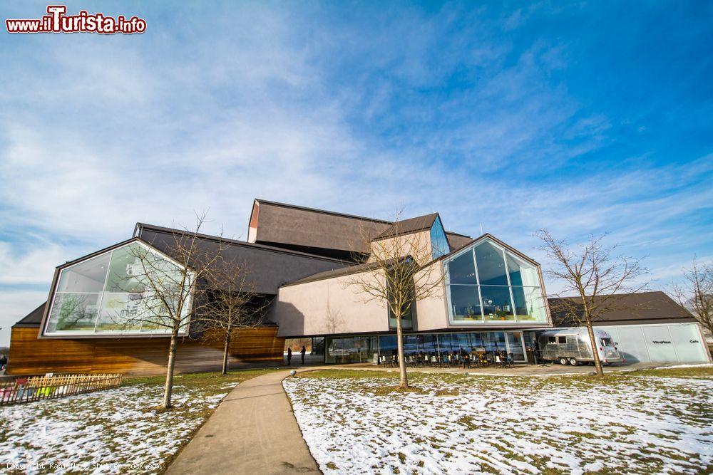 Immagine Costruita da Herzog & de Meuron, la casa della Vitra ospita un museo di design - © Kapi Ng / Shutterstock.com