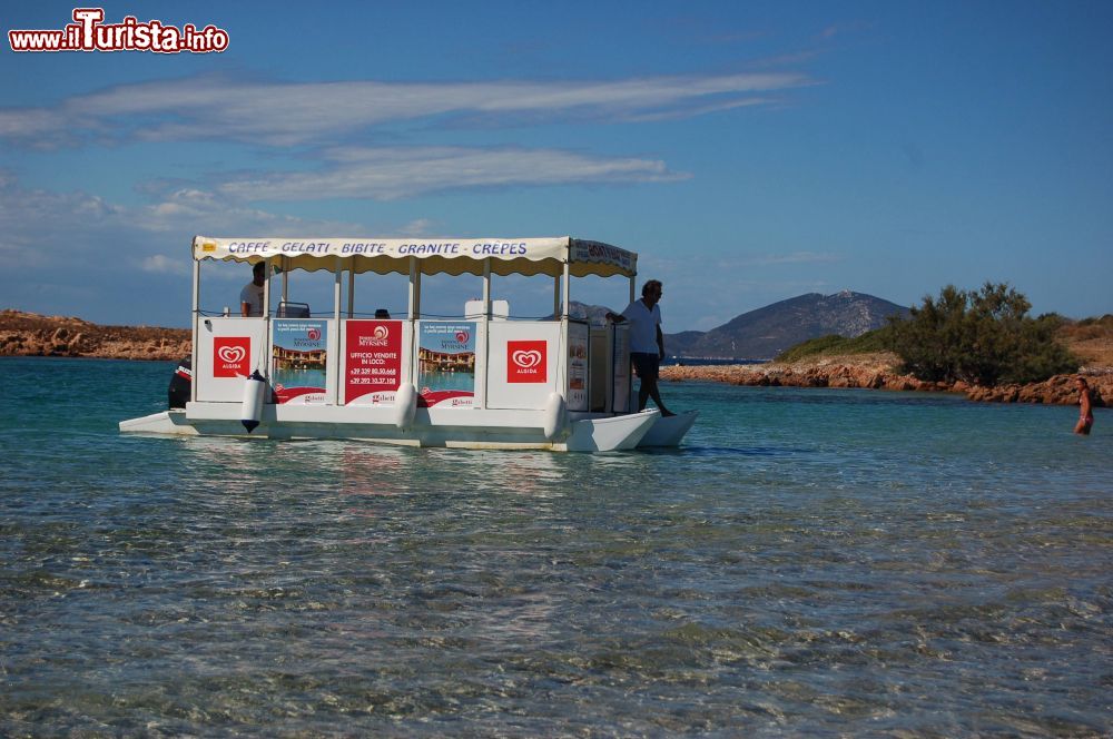 Immagine Bar galleggiante sull'isola di Tavolara a Olbia
