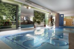 Una piscina delle Terme di Rabbi in Trentino