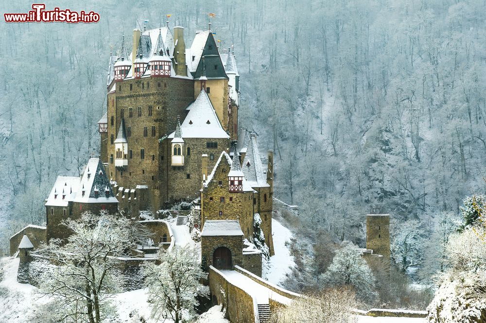 Immagine Foto invernale del Castello di Eltz in Germania