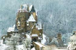 Foto invernale del Castello di Eltz in Germania