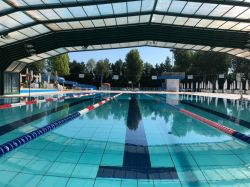 Piscina termale al coperto presso le Terme La Contea sui Colli Euganei in Veneto  - © sito ufficiale