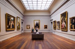 Una sala della National Gallery of Art di Washington, USA. Il museo, fra la 3rd e la 7th Street su Constitution Avenue, ospita capolavori che spaziano dall'arte europea a quella del Nuovo ...