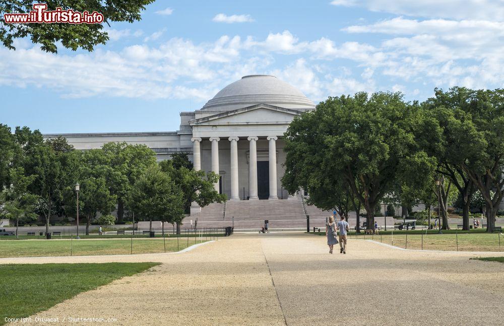 Immagine Una bella veduta della Galleria Nazionale di Arte a Washington, USA. Nelle sue sale sono ospitate opere che partendo dall'arte bizantina arrivano sino al XX° secolo - © Chiyacat / Shutterstock.com