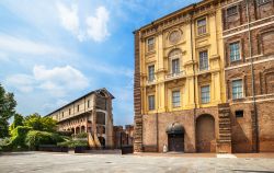 Il complesso del Castello di Rivoli in Piemonte - © Olgysha / Shutterstock.com