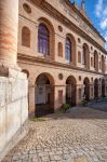 Visita al complesso architettonico dello Sferisterio di Macerata, teatro all'aperto delle Marche - © Dionisio iemma / Shutterstock.com