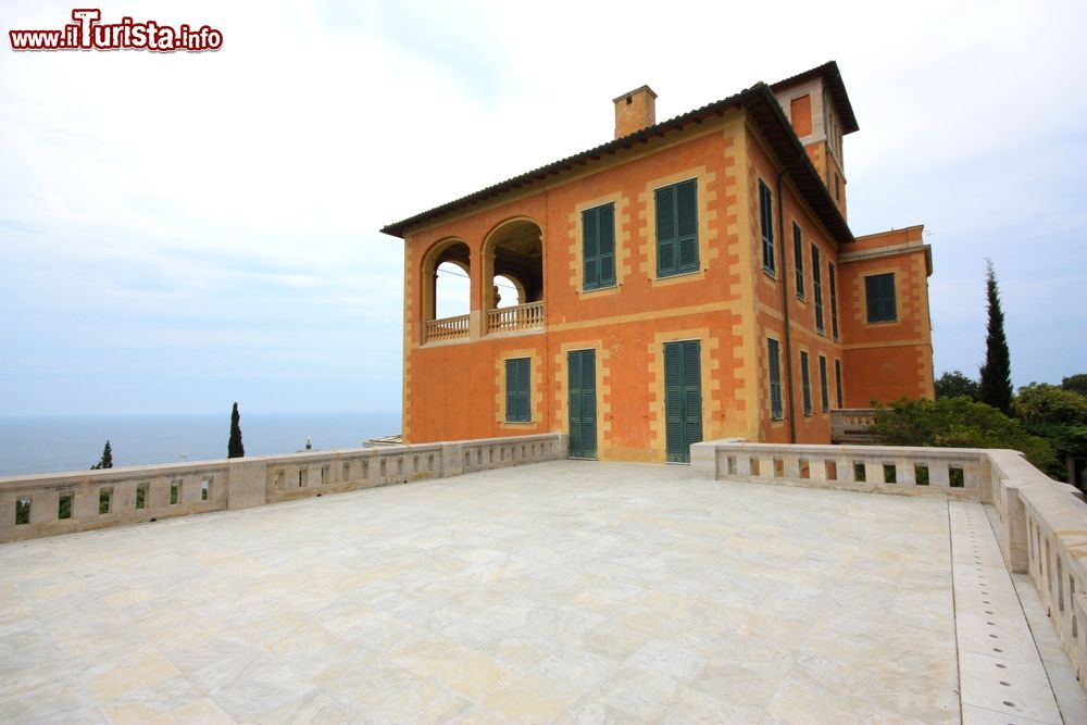 Immagine Una terrazza a Villa Hanbury, il celebre Giardino Botanico di Ventimiglia, al confine con la Francia