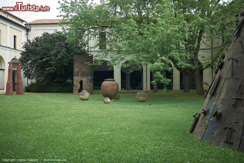Immagine Visita al MIC di Faenza, Il Museo Internazionale delle Ceramiche in Romagna - © simona flamigni / Shutterstock.com