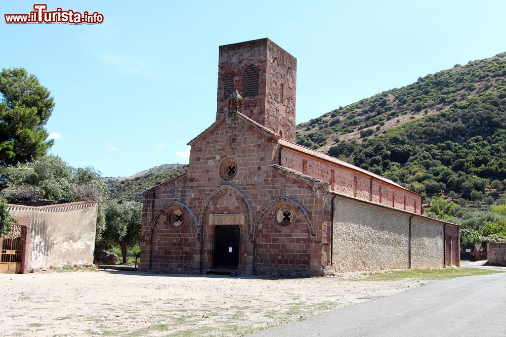 Immagine Bosa, la Chiesa di San Pietro extra muros, l'antica chiesa della Sardegna  - © Sailko, CC BY-SA 3.0, Wikipedia