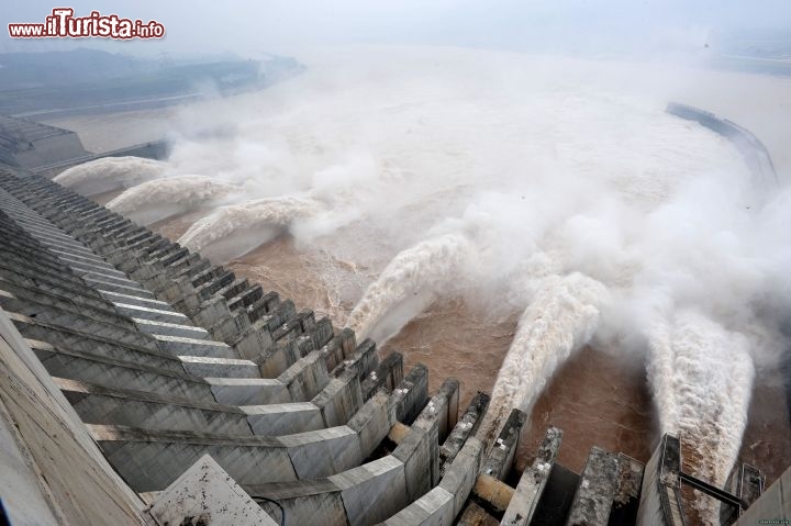 Diga delle Tre Gole (Three Gorges Dam), la più grande centrale idroelettrica del mondo - Fiume Azzurro