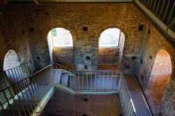 Vista interna della Torre Guinigi di Lucca, uno dei punti panoramici migliori sul centro storico - © EQRoy / Shutterstock.com