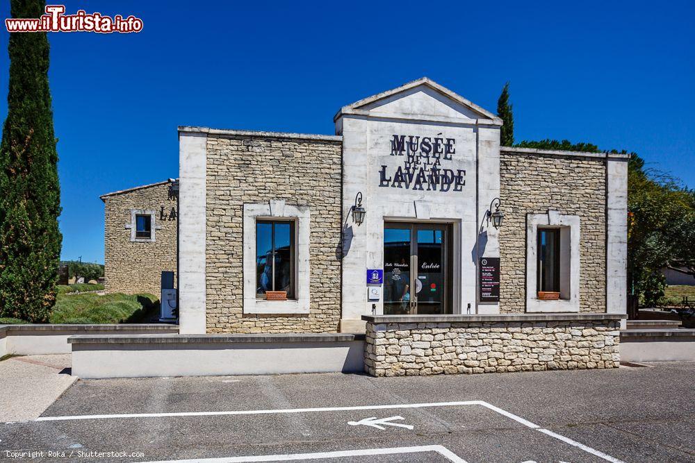 Immagine Ingresso del museo della lavanda di Coustellet in Francia - © Roka / Shutterstock.com