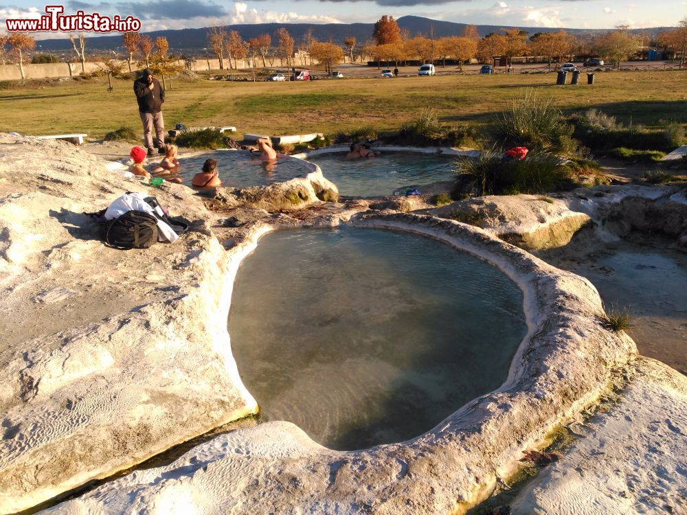 Immagine Piscine Carletti, le celebri Terme Libere e gratuite di Viterbo nel Lazio - © Angelmanxego, CC BY-SA 4.0, Wikipedia