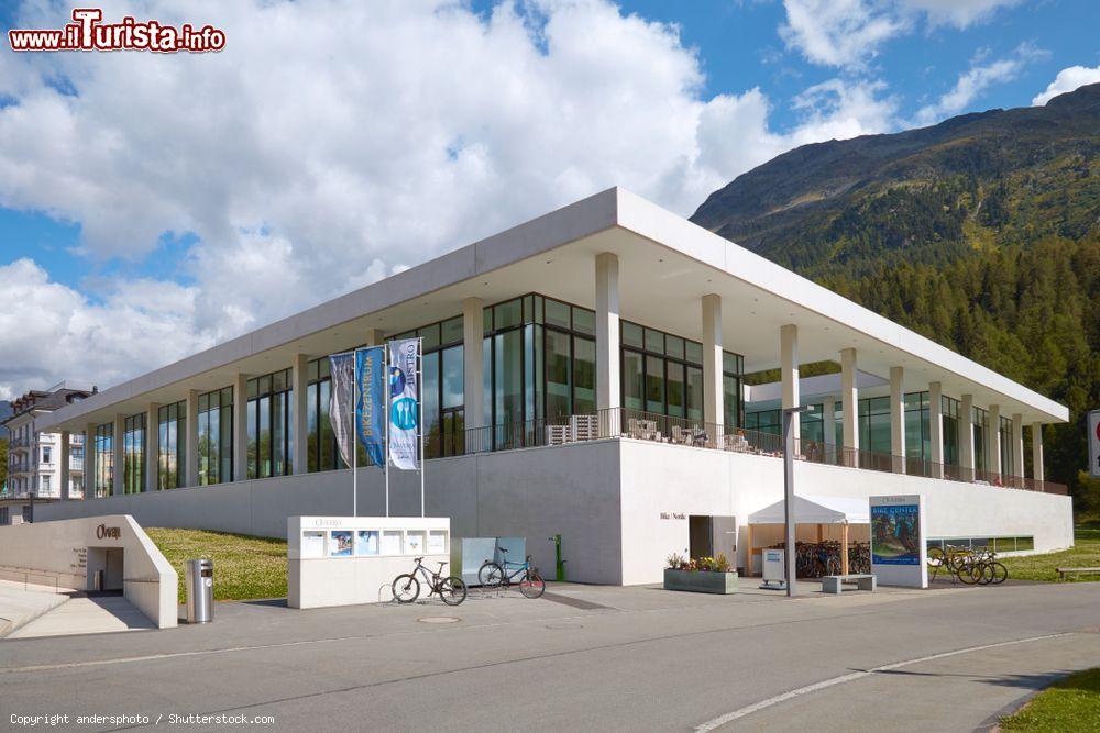 Immagine Le terme di lusso dello stabilimento Ovaverva  si trova a St Moritz in Engadina, Svizzera - © andersphoto / Shutterstock.com