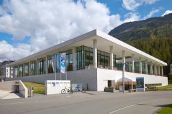 Le terme di lusso dello stabilimento Ovaverva  si trova a St Moritz in Engadina, Svizzera - © andersphoto / Shutterstock.com
